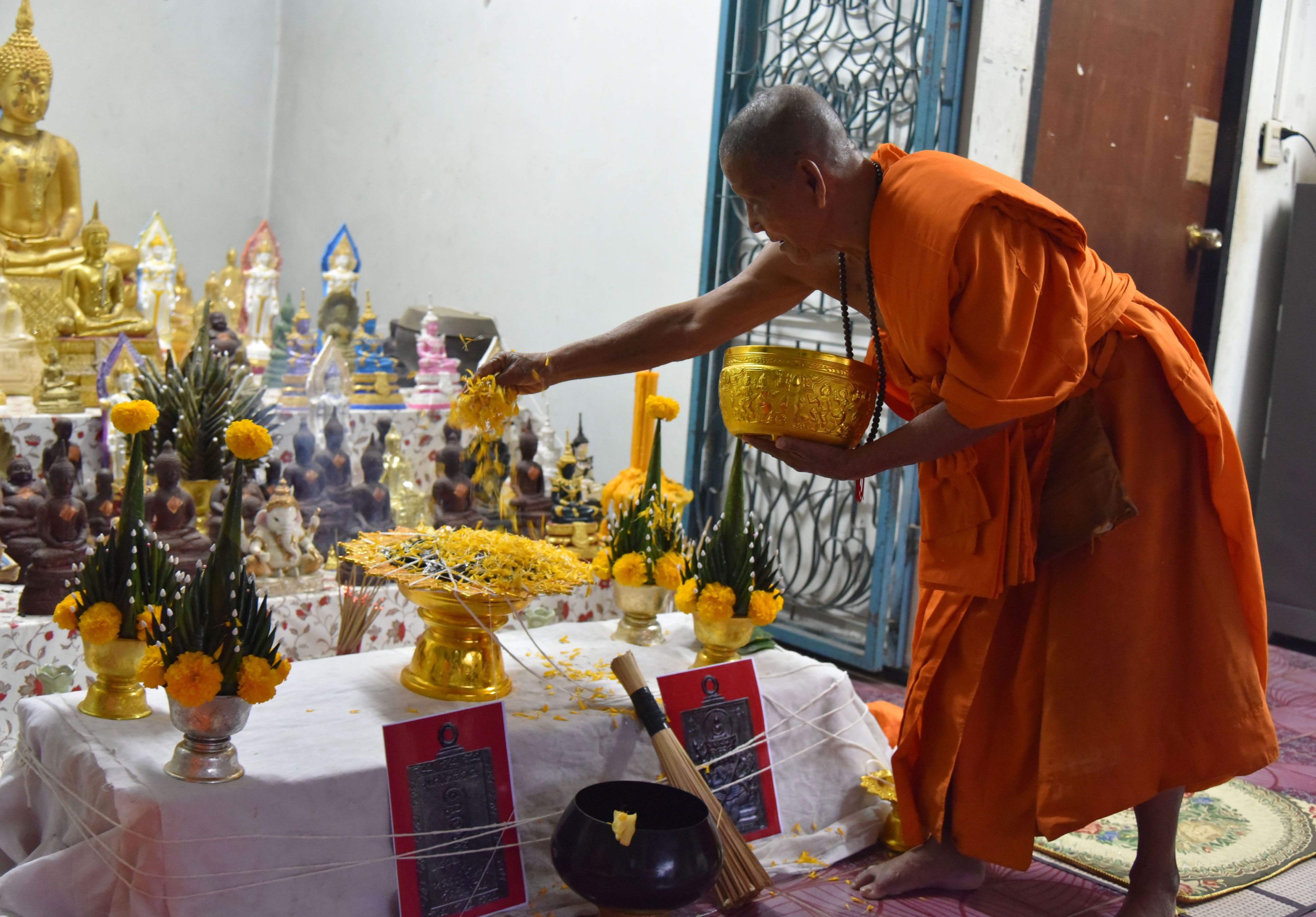 พระเหนือพรหม รุ่นทิ้งทวน หลวงปู่จันทร์ วัดซับน้อย