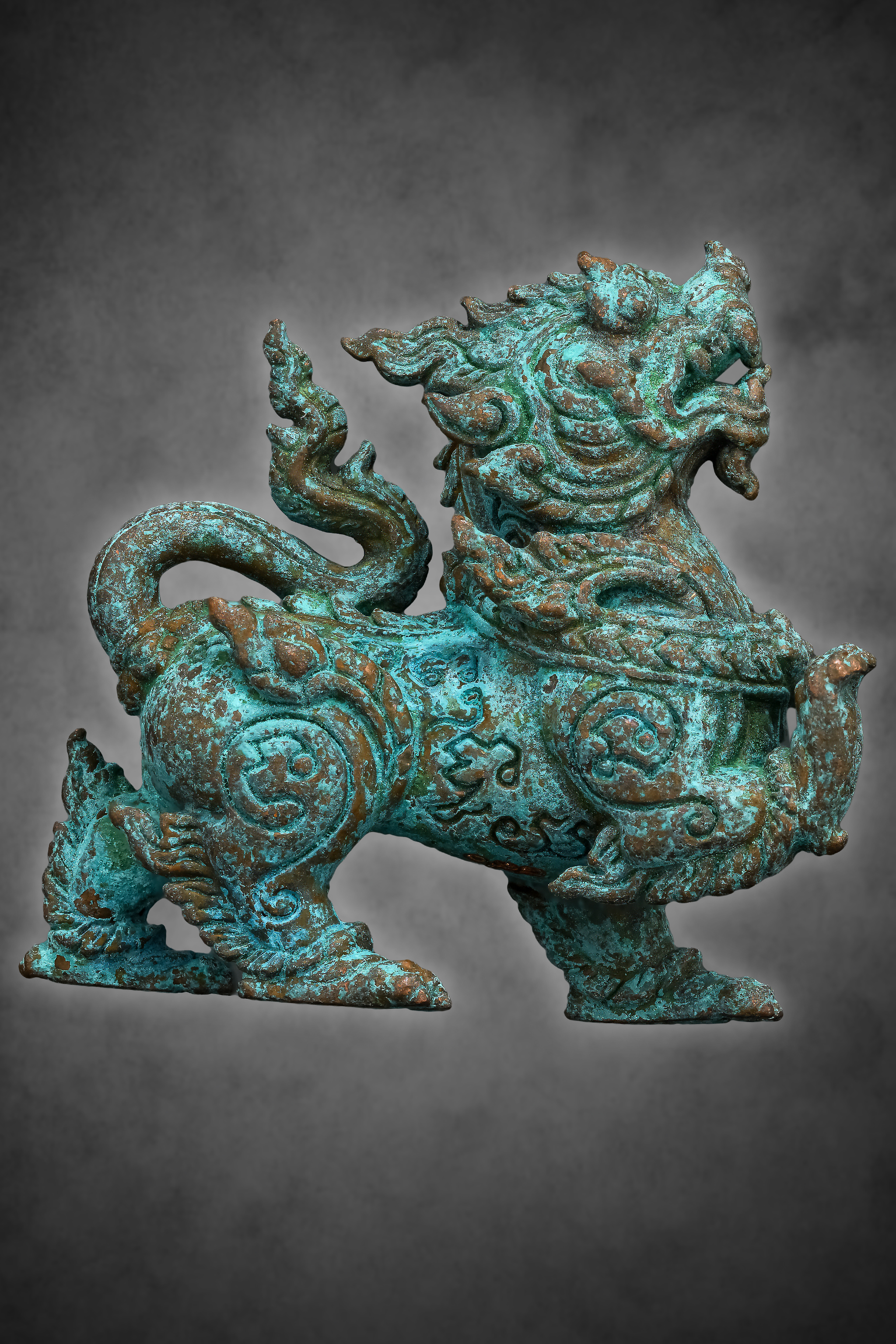 พญาราชสิงห์ รุ่นแรก เนื้อสัมฤทธิ์สนิมเขียว หลวงปู่จันทร์ ฐิตาจาโร วัดซับน้อย