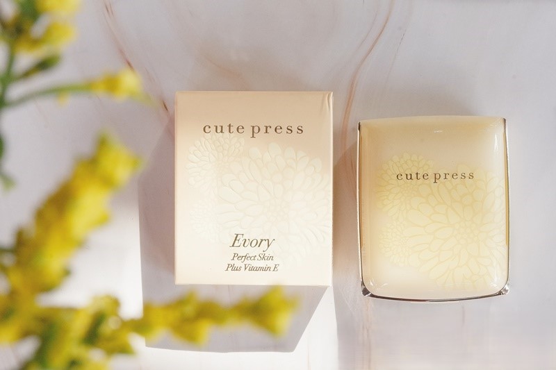 Cute Press Evory Perfect Skin Plus Vitamin E Foundation Powder แป้งพัฟ คิวเพรส อิเวอร์รี่ เพอร์เฟ็ค สกิน พลัส วิตามิน อี ฟาวเดชั่น พาวเดอร์