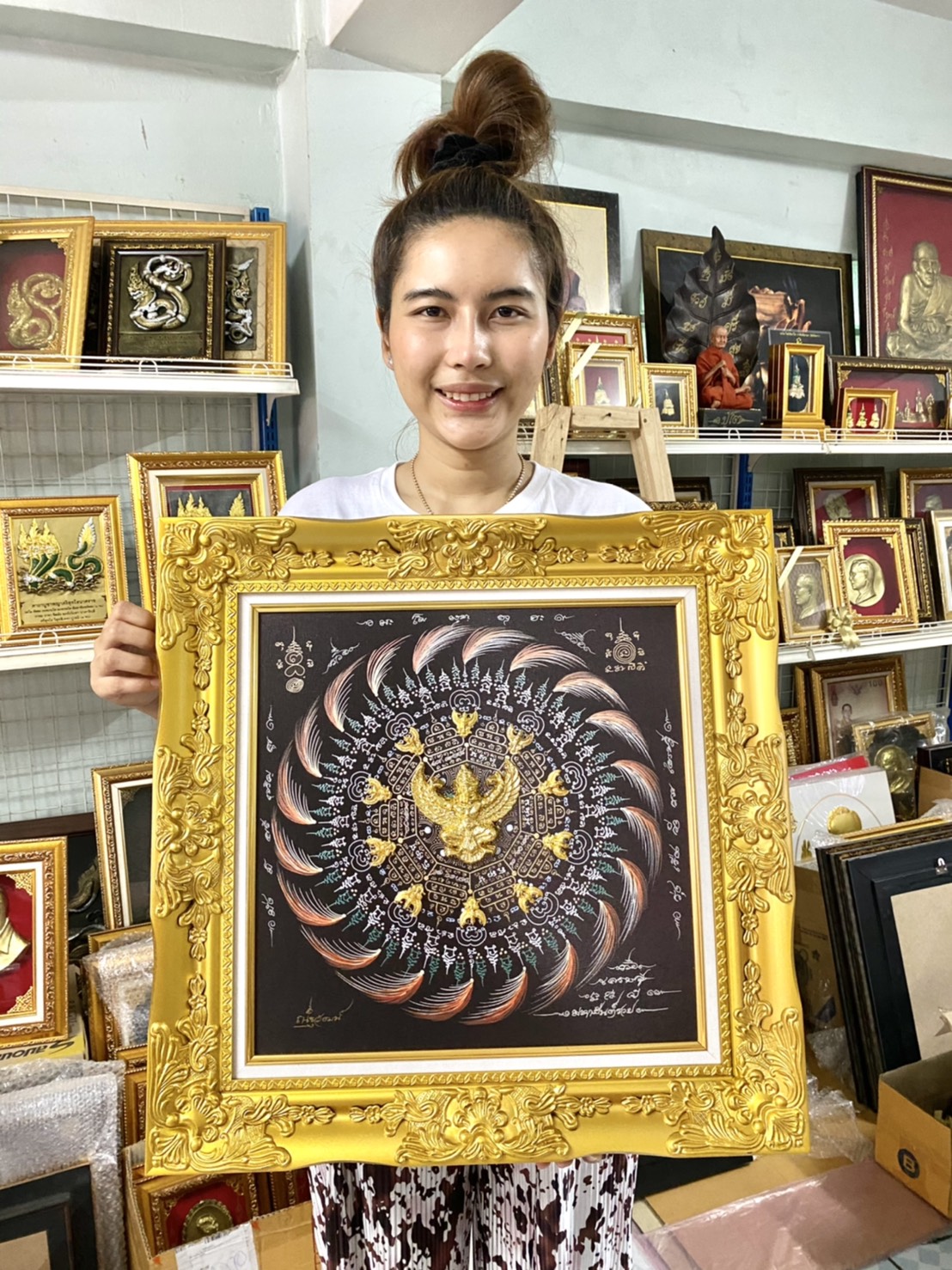 #มหายันต์ “รวย” งานพิมพ์สวยงามบนผ้าเเคนวาส ขนาด20*20นิ้ว ประดับด้วยพญาครุฑ เเละพระเกจิ ต่างๆ