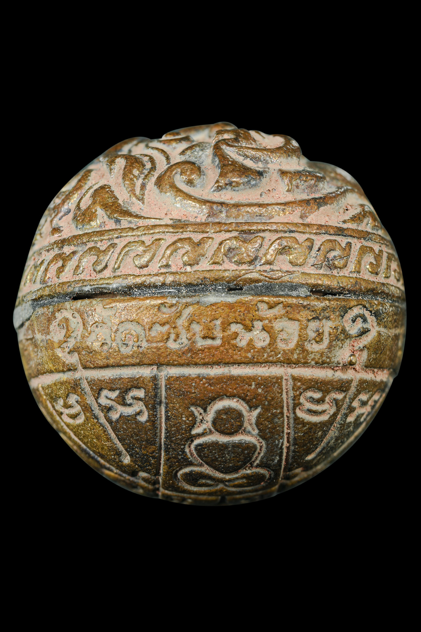 ปรอทกรอ พระราหู รุ่นแรก เนื้อทองเทวฤทธิ์เทดินไทย หลวงปู่จันทร์ วัดซับน้อย