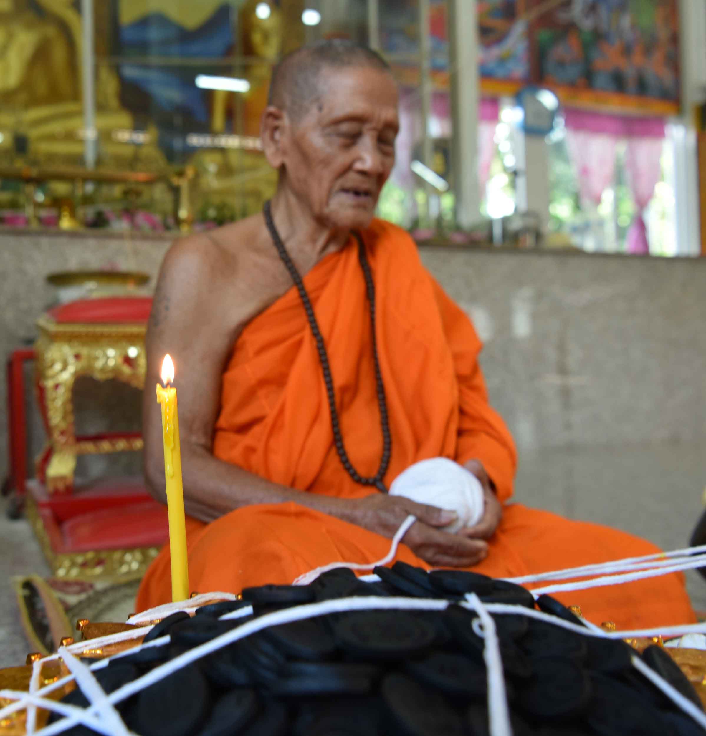 พญานาคราช ดวงเศรษฐี ไม้งิ้วดำ ของทนสิทธิ์ หลวงปู่จันทร์ วัดซับน้อย