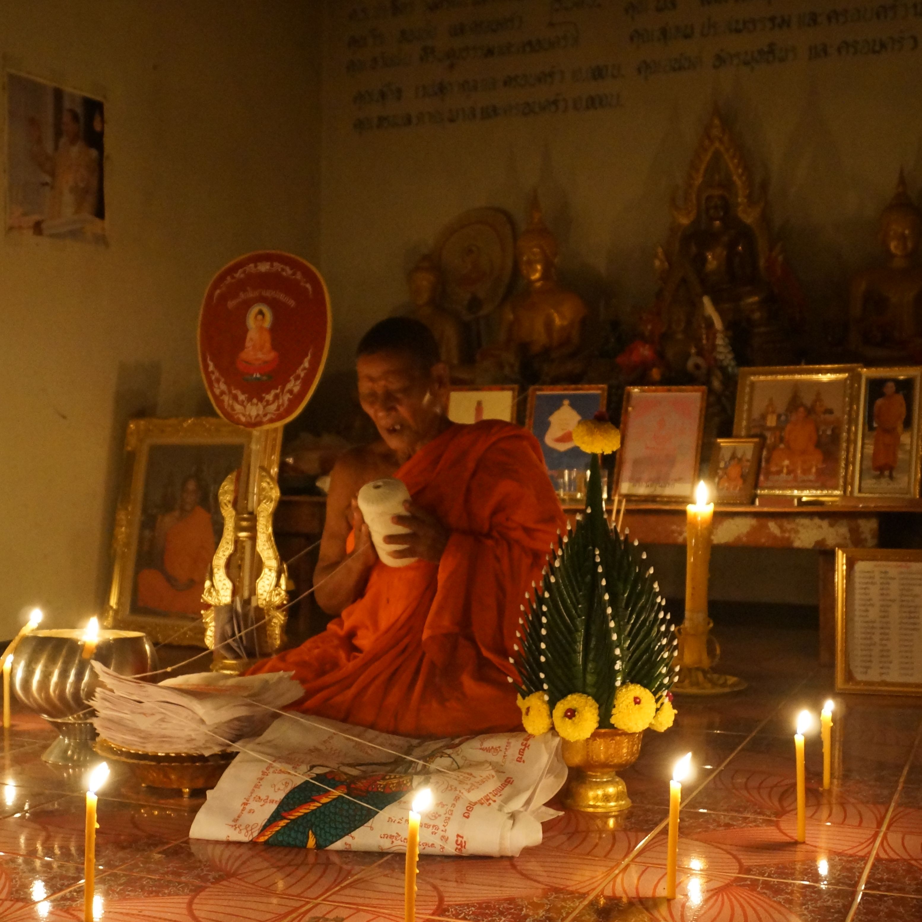 ผ้ายันต์ แม่นางกวัก เรียกทรัพย์ หลวงปู่จันทร์ วัดซับน้อย ๒๕๕๘