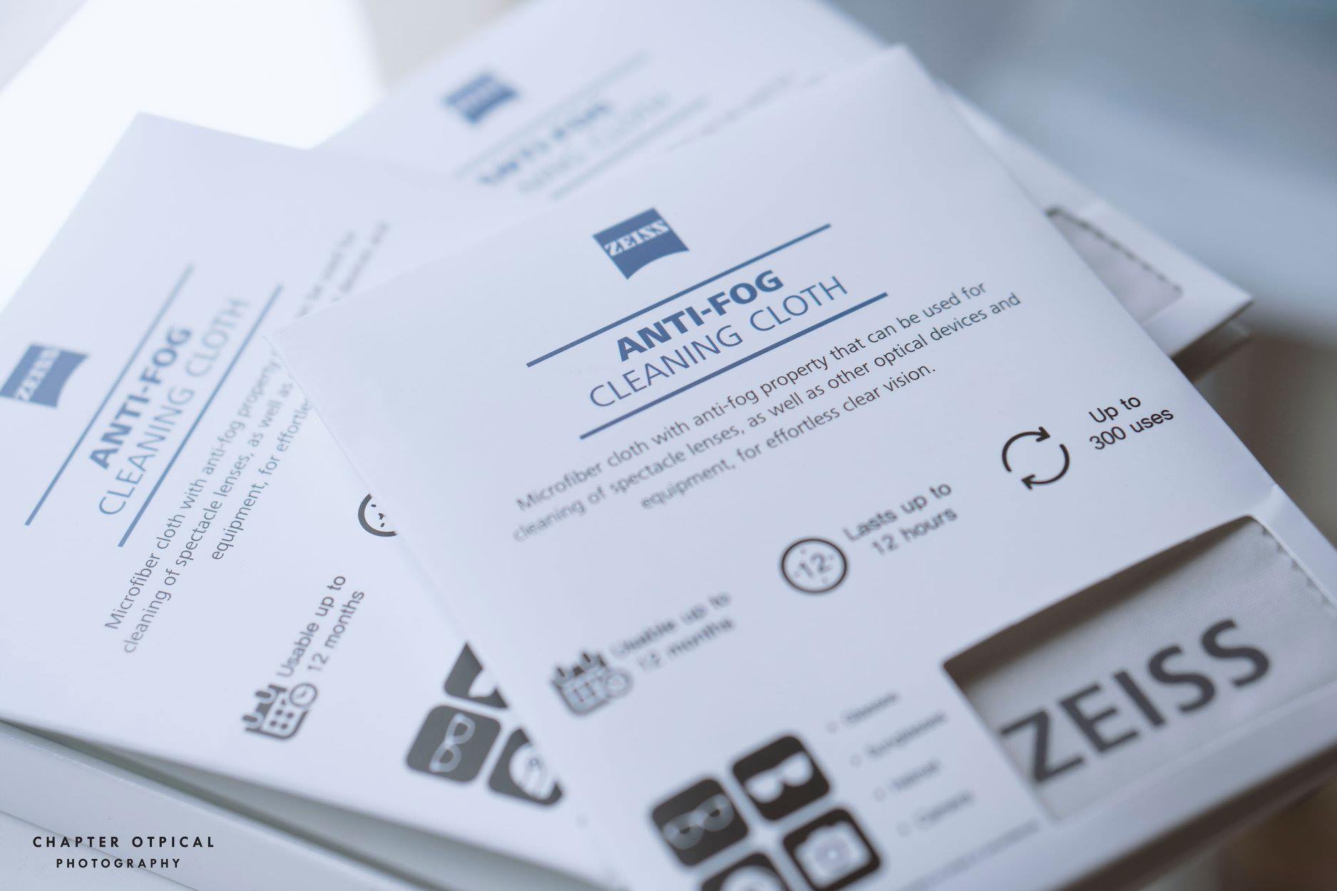 Zeiss Anti-Fog Cloth ผ้าเช็ดแว่นลดหมอกฝ้า (ส่งฟรี Kerry)