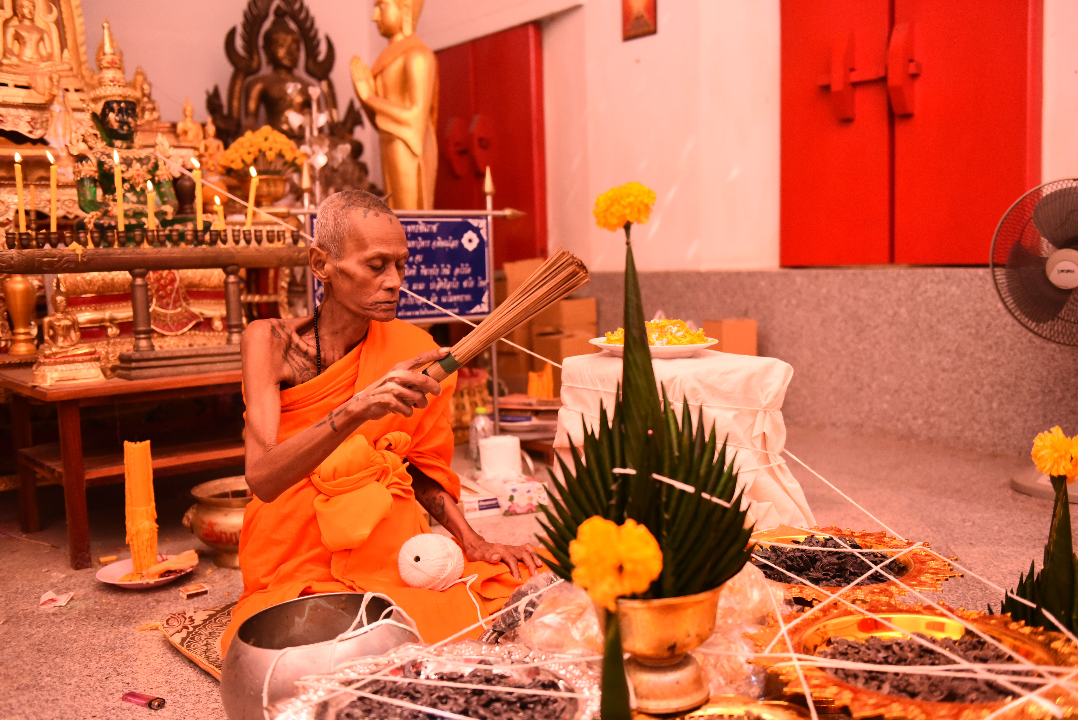 พญาครุฑ รุ่นแรก เนื้อสามk หลวงพ่อเหลย เตชะปัญโญ