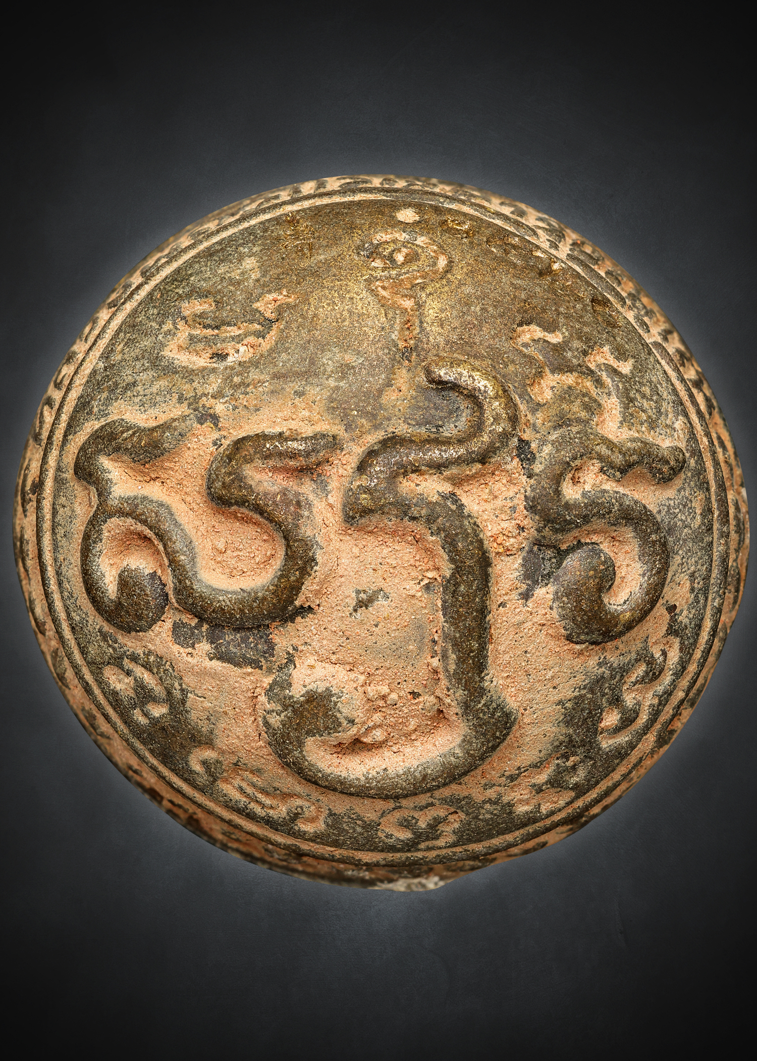 ปรอทกรอเขมรโบราณ รุ่นแรก ทรงพระราหู ( เนื้อนวะเทดินไทย ) โคตรเศรษฐี หลวงตาจักร จารุวณฺโณ ศิษย์ตาเบ๊าะ เหาะเดินได้