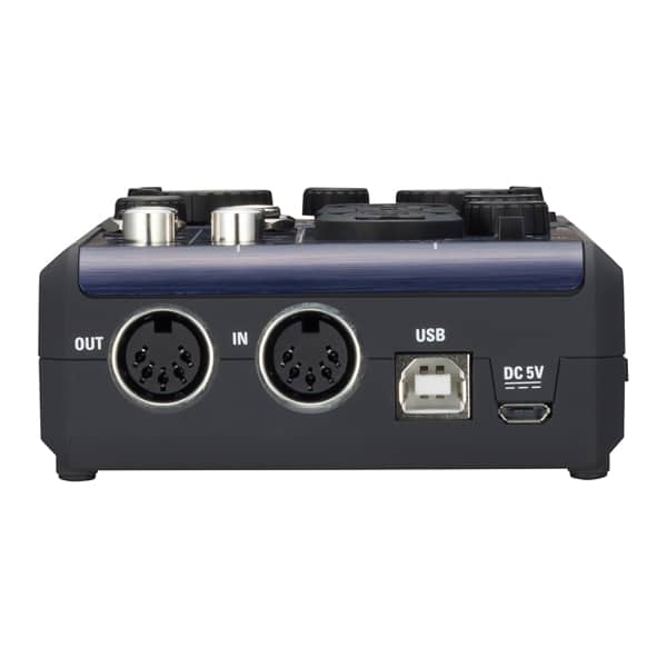 ZOOM U-44 Handy Audio Interface รองรับ Hi-Z 4-in/4-out ใช้งานได้ประมาณ 4 ชั่วโมง ด้วยแบตเตอรี่ 2 ก้อน