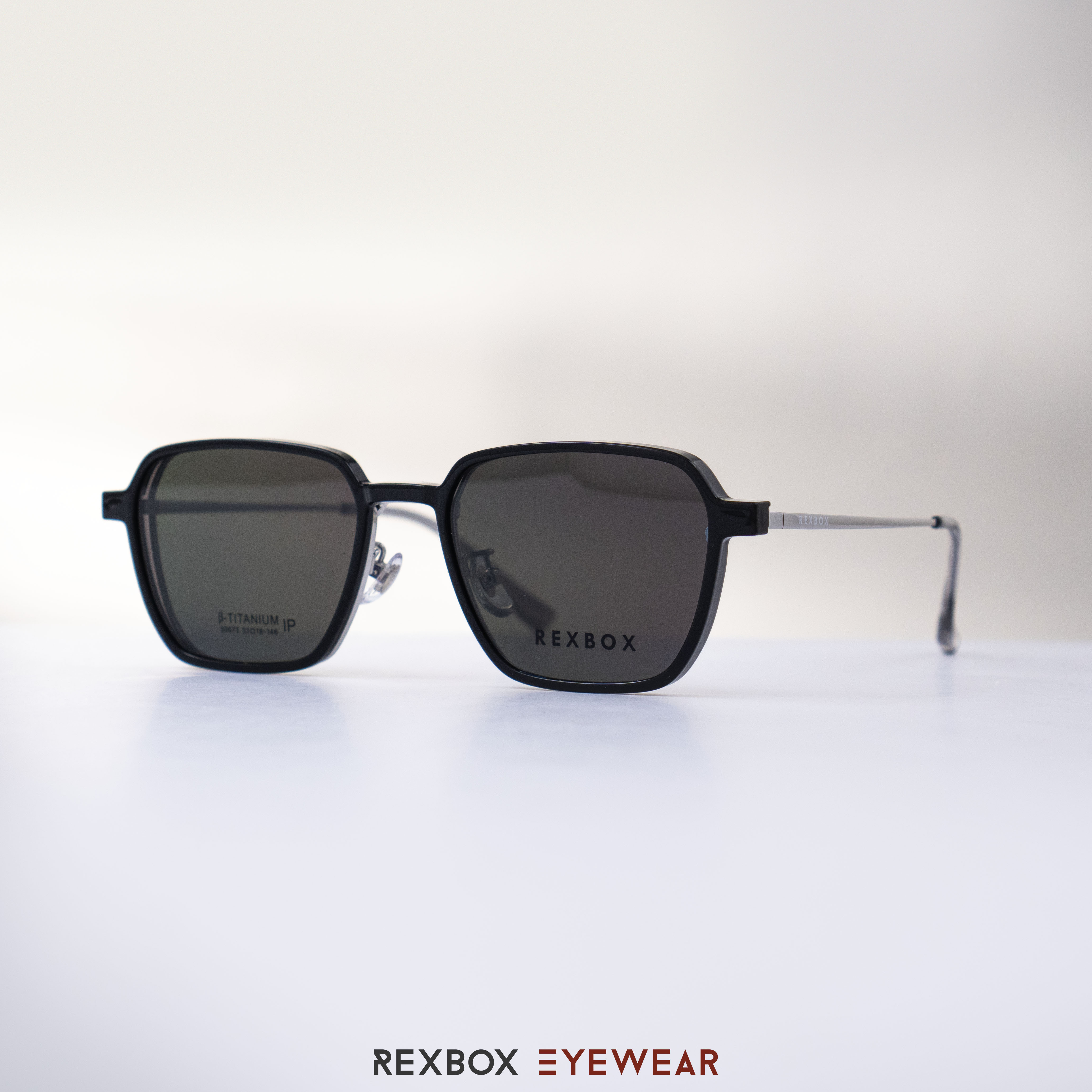 REXBOX รุ่น B-TITANIUM ไทเทเนียม พร้อมคลิปออน Polarized สีดำฉาบปรอทด้านหลังกันยูวี (50073-C2)