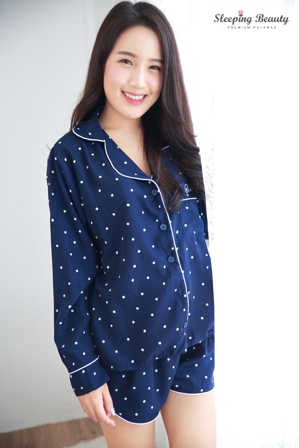 ชุดนอน Premium i Silk ลายจุด สีน้ำเงิน ชุดนอนแขนยาวขาสั้น เนื้อนิ่ม ส่งไว ตัดเย็บดีมาก แบรนด์ Sleeping Beauty ของแท้ ชุดนอนผู้หญิง ชุดนอนน่ารัก