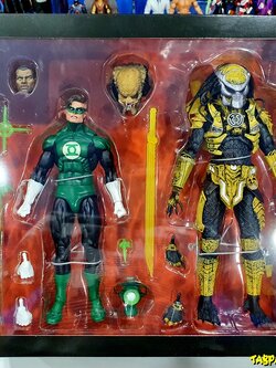 [2019.07] NECA 2019 NYCC Exclusive DC/Dark Horse Green Lantern vs. Predator 2-Pack 7” Action Figures