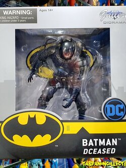 [2020.12] DST DC Gallery DCeased Batman 9-Inch PVC Diorama Statue