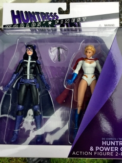[2014.07] DC Collectibles The New 52 Earth 2 Huntress & Powergirl Action Figure 2-Pack