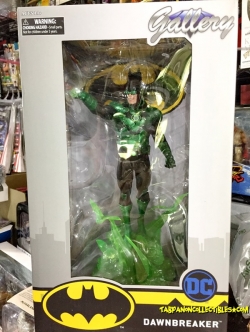 [2019.08] DST DC Gallery Dark Nights Metal The Dawnbreaker 9" PVC Diorama