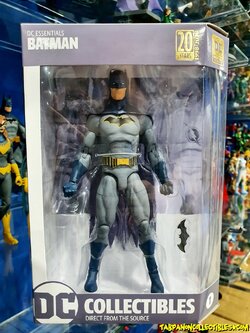 [2018.07] DC Collectibles DC Essentials #01 Batman 7-Inch Action Figure