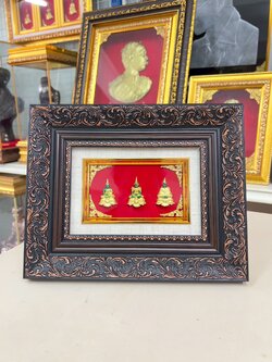 ✨ชุดพระแก้วมรกต 3 ฤดู (องค์พระจิ๋ว) ขนาด 8*10 นิ้ว พร้อมกรอบไม้สีเข้ม ของขวัญ ของขวัญมงคล ของขวัญปีใหม่ ของที่ระลึกมอบผู้ใหญ่ ของขวัญเปิดร้าน ของเเต่งบ้านมงคล ของขวัญขึ้นบ้านใหม่ โอกาสสำคัญต่าง ๆ เสริมสิริมงคล