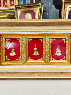 ✨ชุดพระแก้วมรกต 3 ฤดู (องค์พระเล็ก) ขนาด 12*19.5 นิ้ว พร้อมกรอบไม้เรียบสีอ่อน ของขวัญ ของขวัญมงคล ของขวัญปีใหม่ ของที่ระลึกมอบผู้ใหญ่ ของขวัญเปิดร้าน ของเเต่งบ้านมงคล ของขวัญขึ้นบ้านใหม่ โอกาสสำคัญต่าง ๆ เสริมสิริมงคล สำเนา