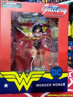 [2020.01] DST DC Gallery Comics Wonder Woman 9" PVC Diorama