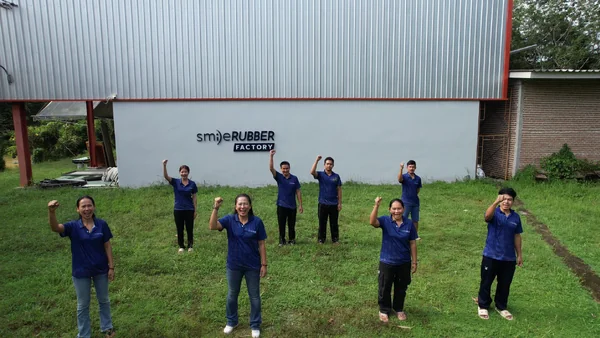 บริษัท สไมล์ รับเบอร์ จำกัด นวัตกรรมยางพาราแท้ 100% มาตรฐาน ISO จากโรงงานระยอง เพื่อสุขภาพและการพักผ่อนที่ยั่งยืน พร้อมบริการรับผลิต OEM เต็มรูปแบบ --- สุขภาพดีด้วยยางพารา --- แบรนด์ "ParaRaksa : พารารักษา" บริษัท สไมล์ รับเบอร์ จำกัด นวัตกรรมยางพาราแท้ 100% มาตรฐาน ISO จากโรงงานระยอง เพื่อสุขภาพและการพักผ่อนที่ยั่งยืน พร้อมบริการรับผลิต OEM เต็มรูปแบบ --- สุขภาพดีด้วยยางพารา --- แบรนด์ "ParaRaksa : พารารักษา"